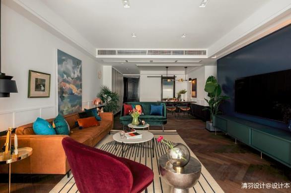 客厅沙发上面墙面上挂什么好 客厅沙发上面墙面上挂什么好